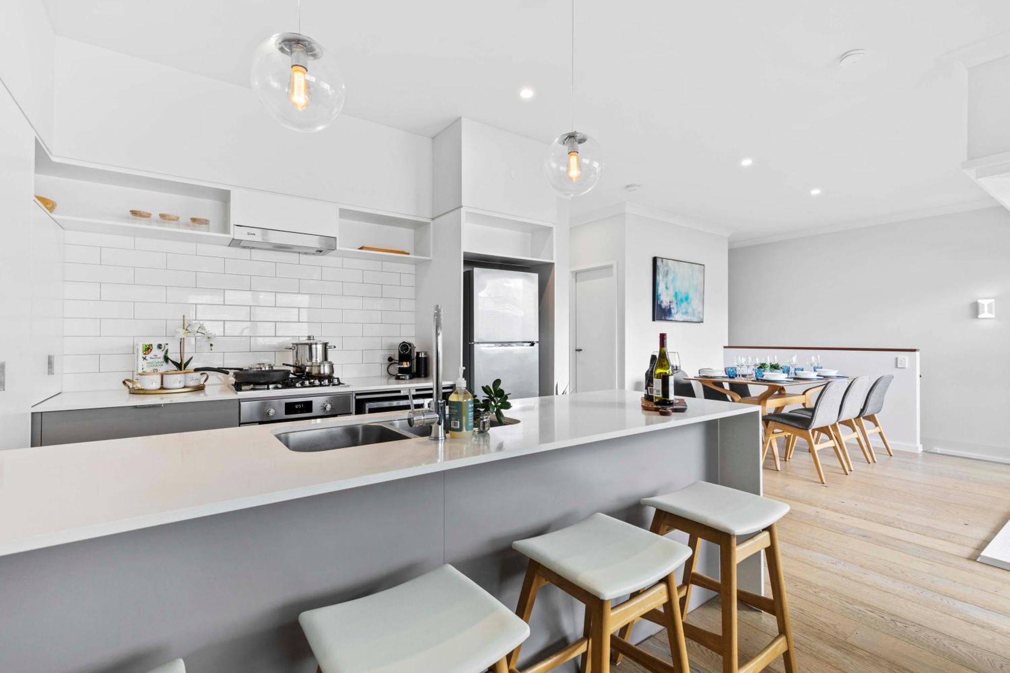 Stylish 3br Townhouse Camphill - Wifi, Parking *