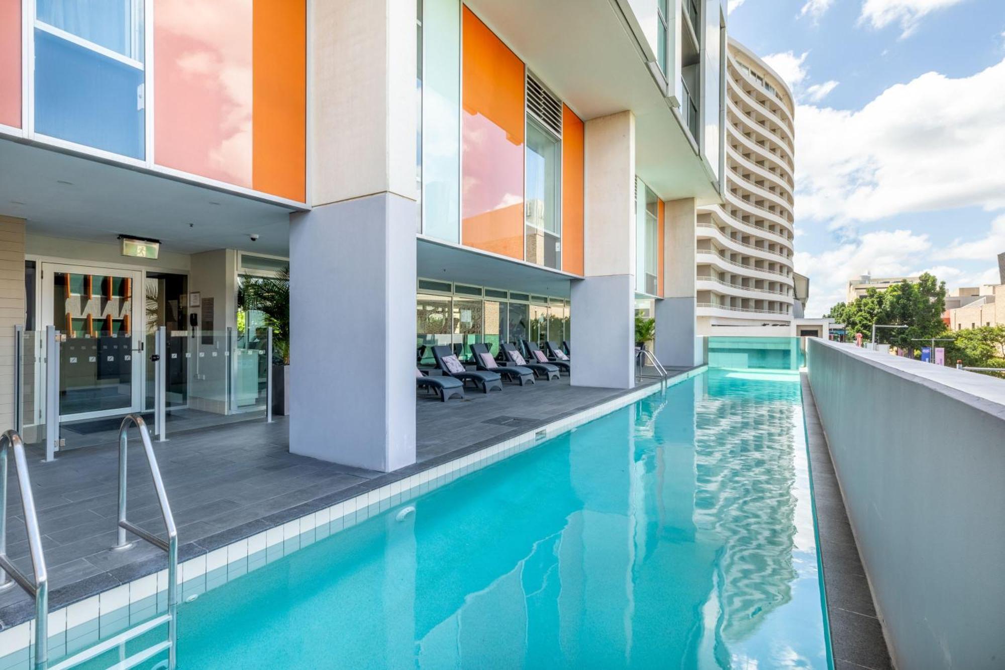 Mantra South Bank Hotel 4*