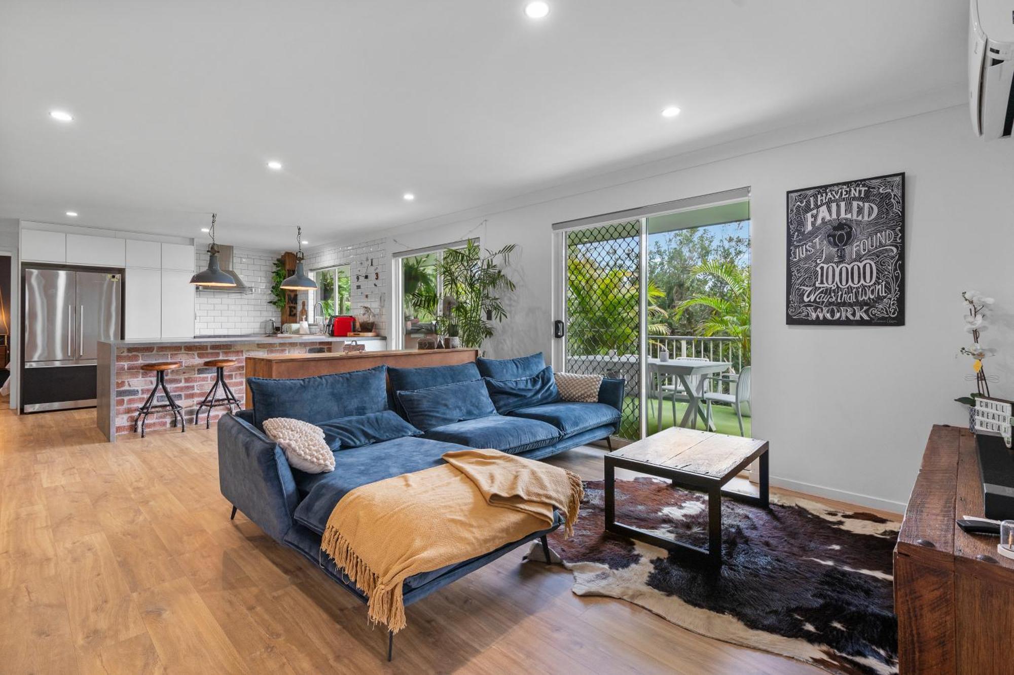 Spacious 3bdroom Entertaining Unit Close To City, Cafes And Shops * Brisbane