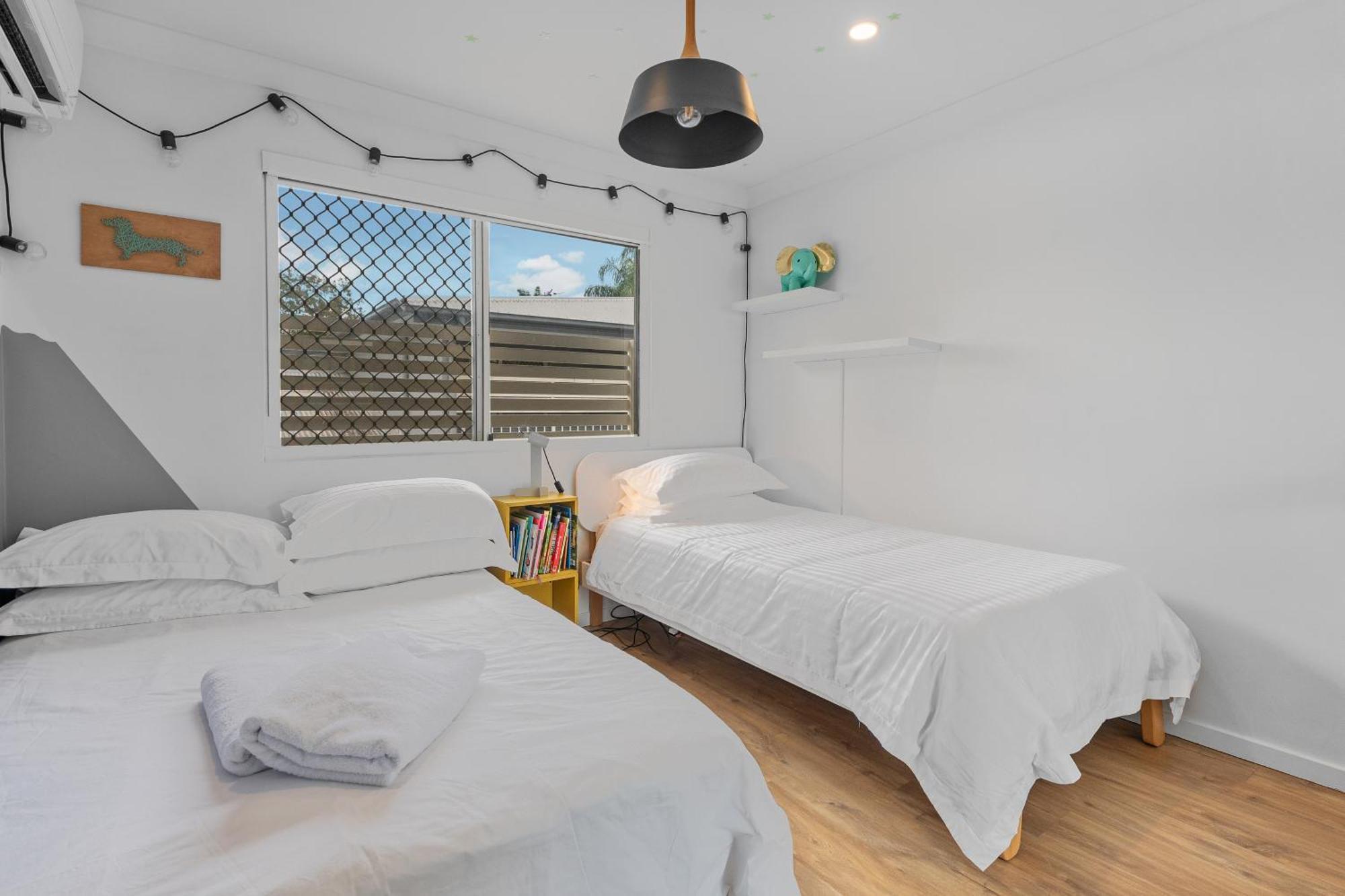Spacious 3bdroom Entertaining Unit Close To City, Cafes And Shops * Brisbane