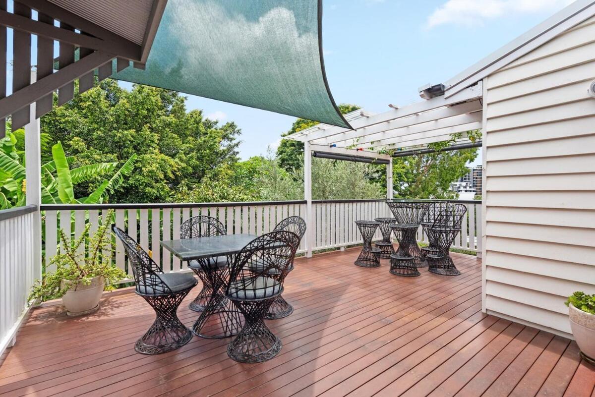 Holiday home A Colourful Life 4bed-2bath-1car - Queenslander *