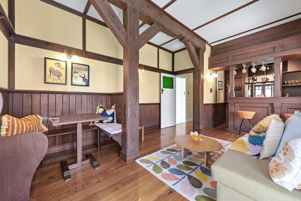 A Colourful Life 4bed-2bath-1car - Queenslander Holiday home
