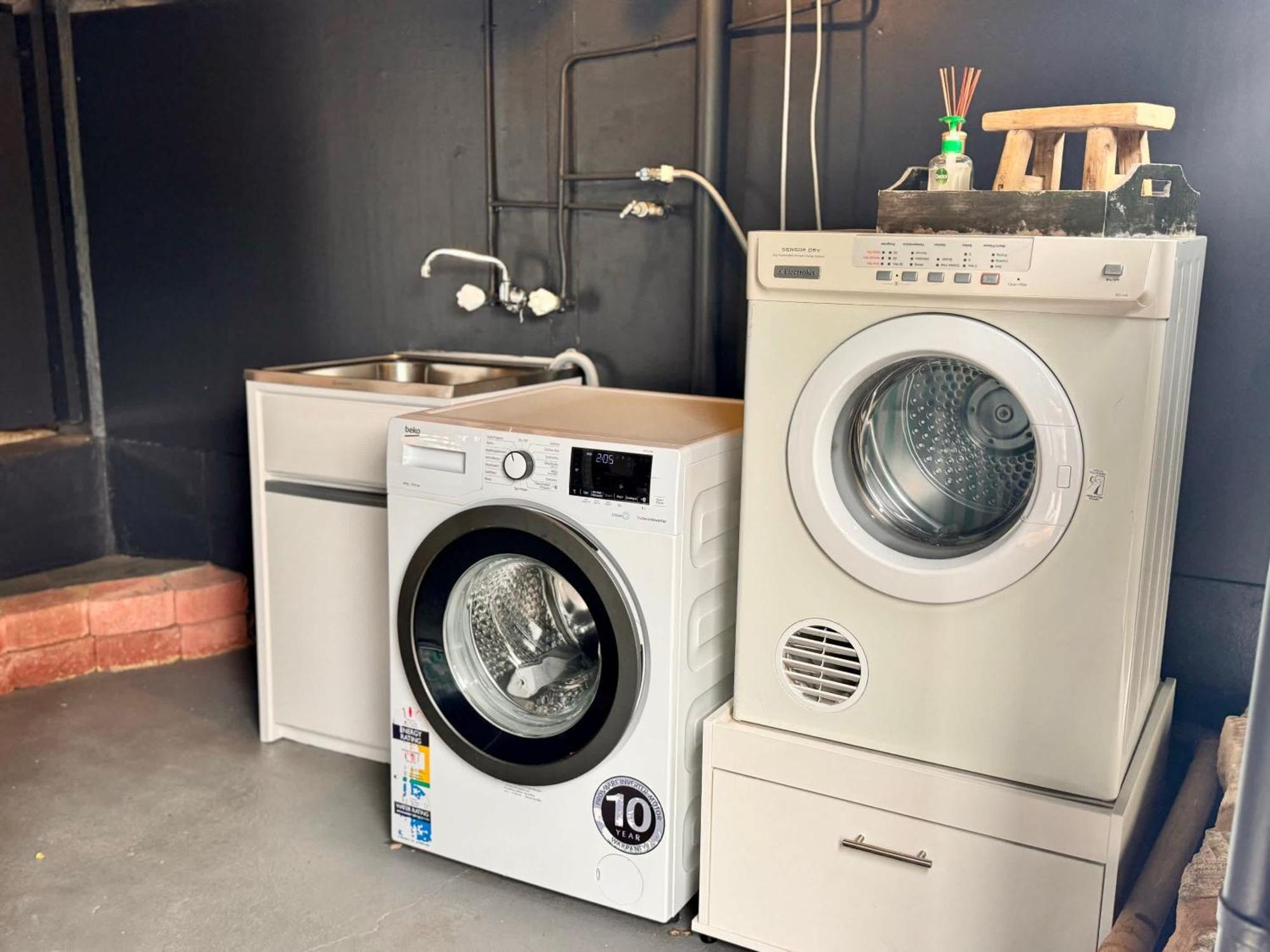 3 Bed Queenslander In Heart Of * Brisbane