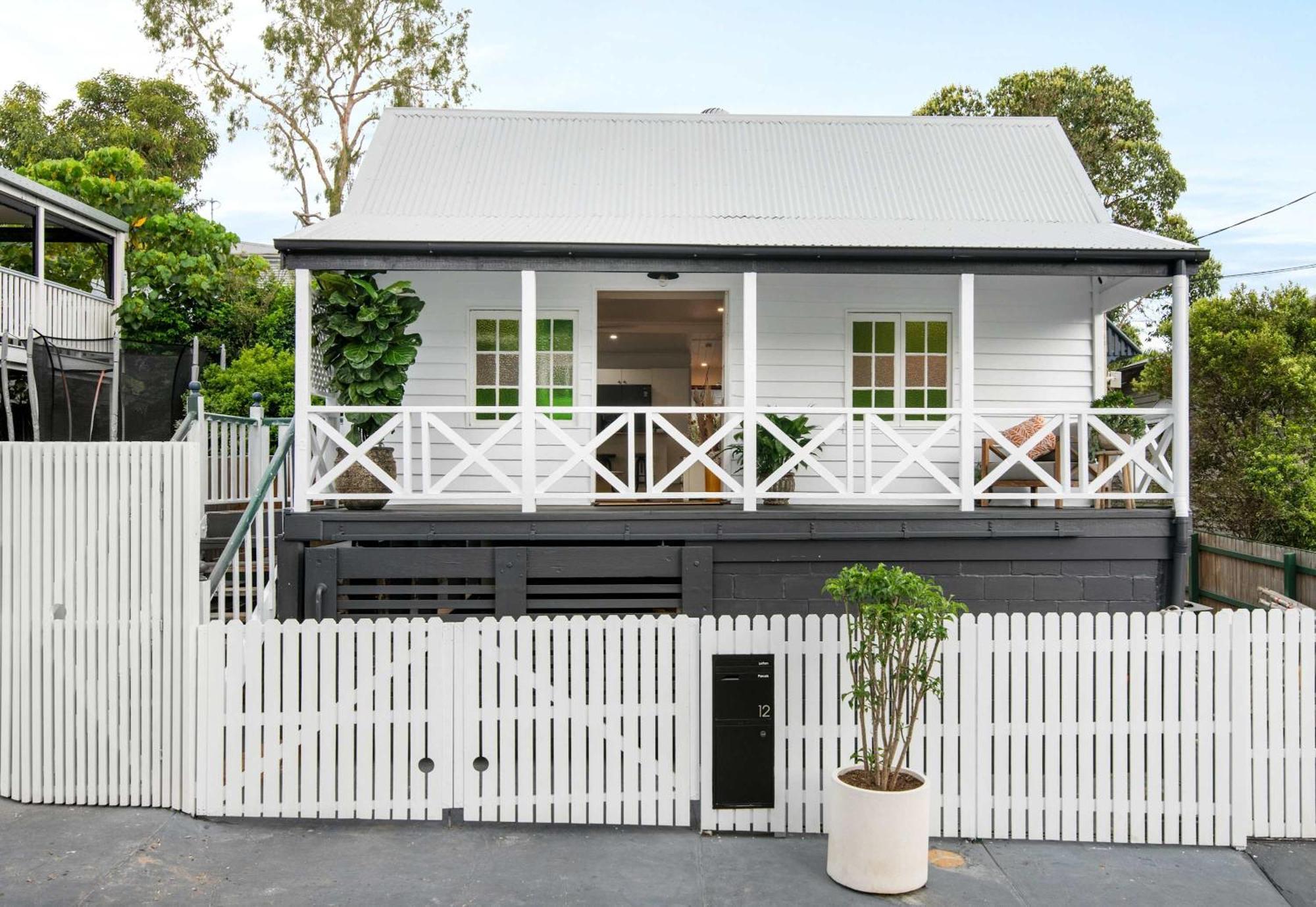 3 Bed Queenslander In Heart Of * Brisbane