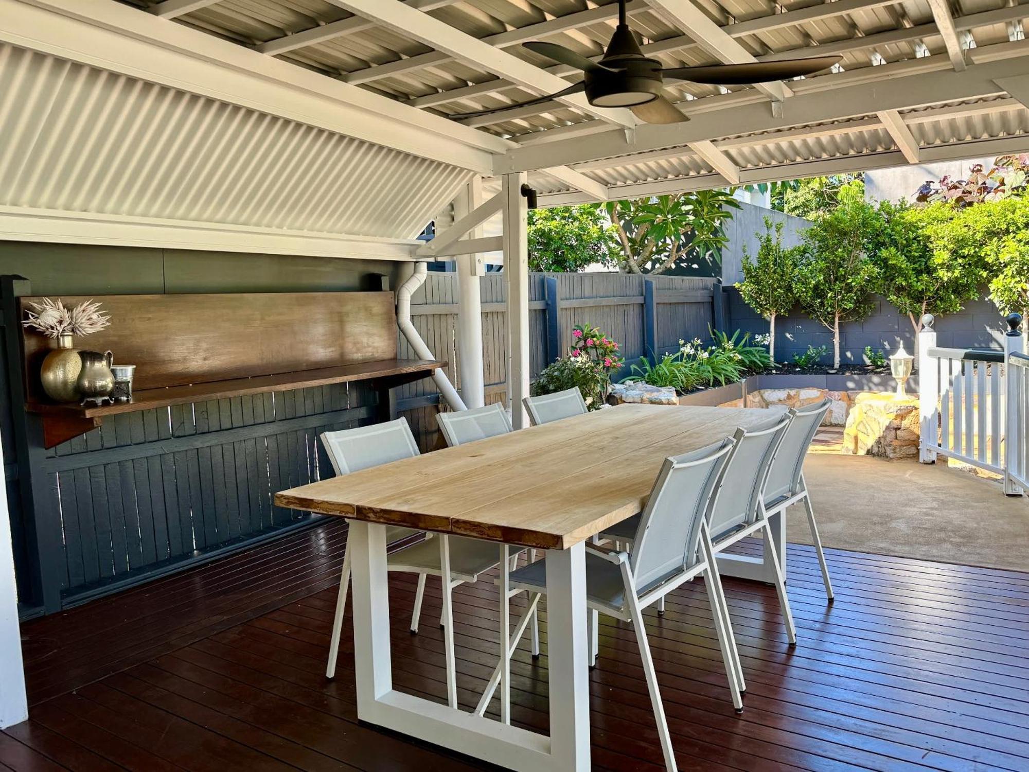 3 Bed Queenslander In Heart Of *