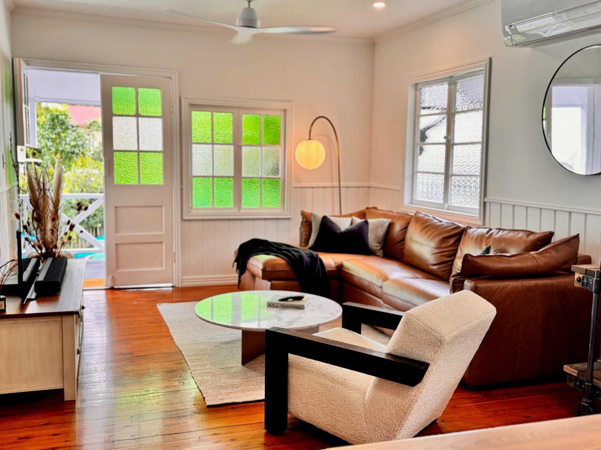 3 Bed Queenslander In Heart Of Holiday home