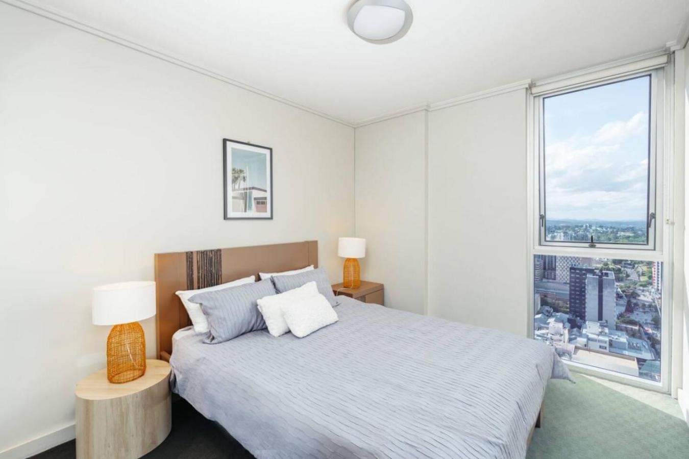 Great Value Cbd 2 Beds Free Carpark Pool And Gym Apartment