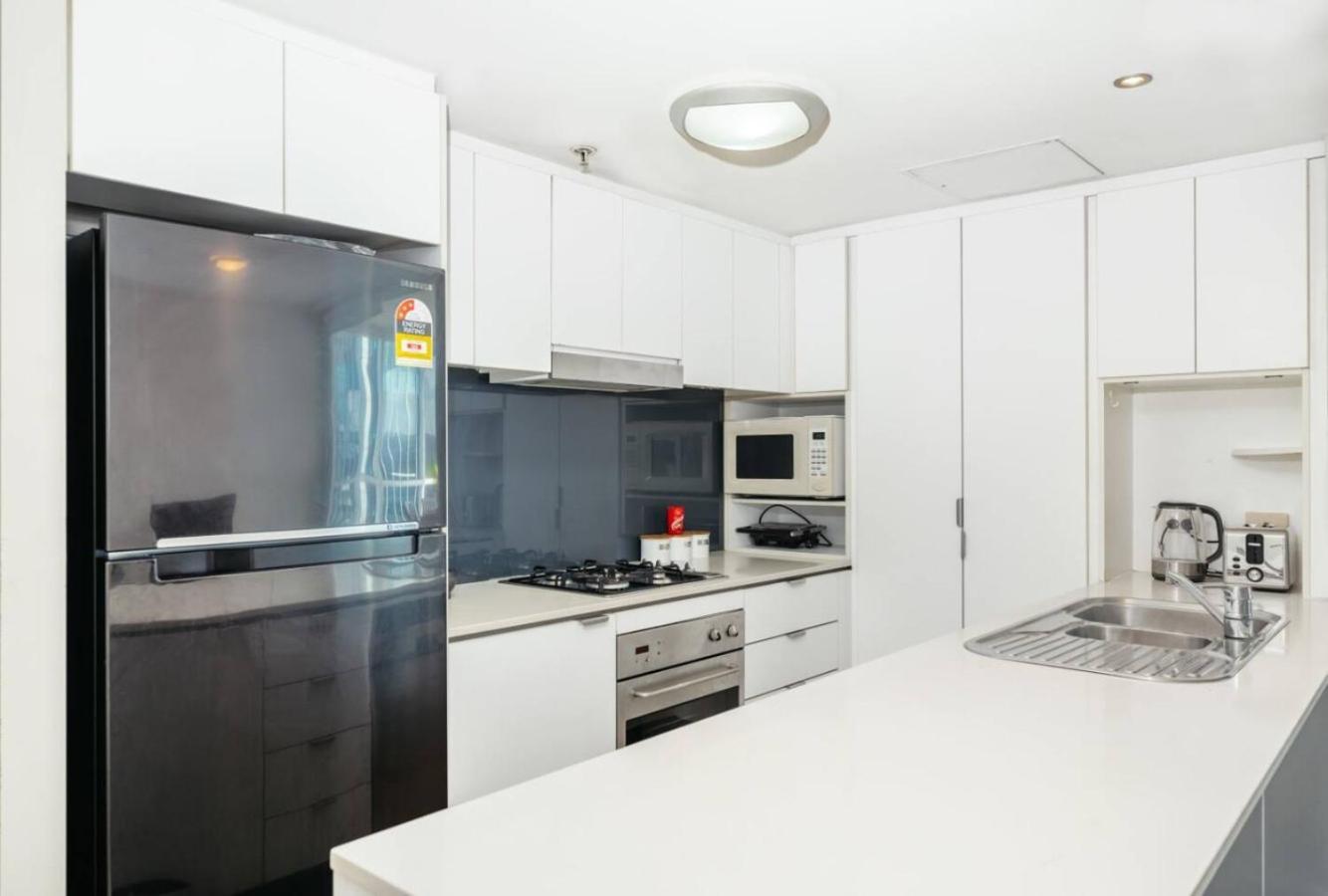 Great Value Cbd 2 Beds Free Carpark Pool And Gym Apartment Brisbane