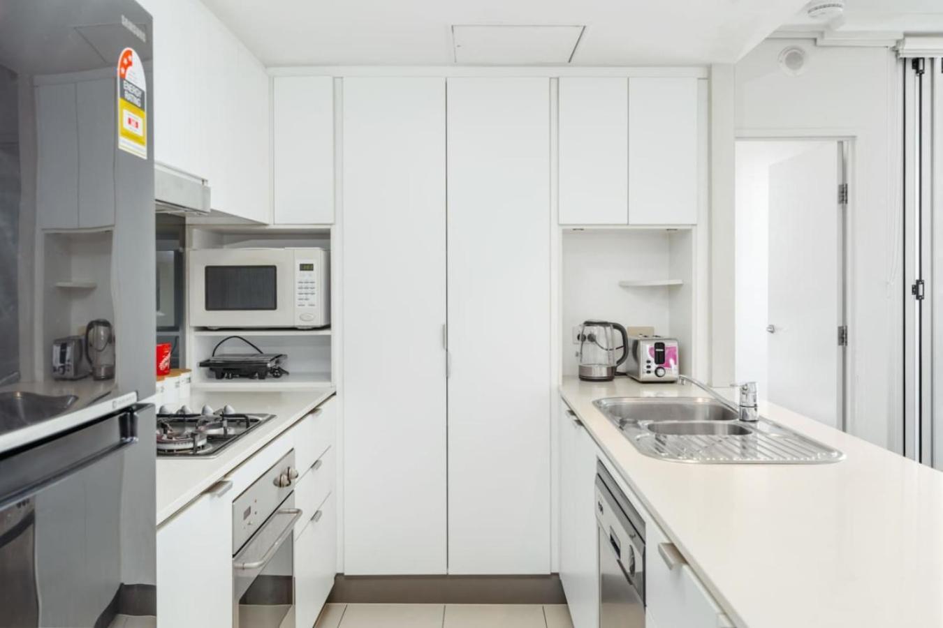 Great Value Cbd 2 Beds Free Carpark Pool And Gym Apartment
