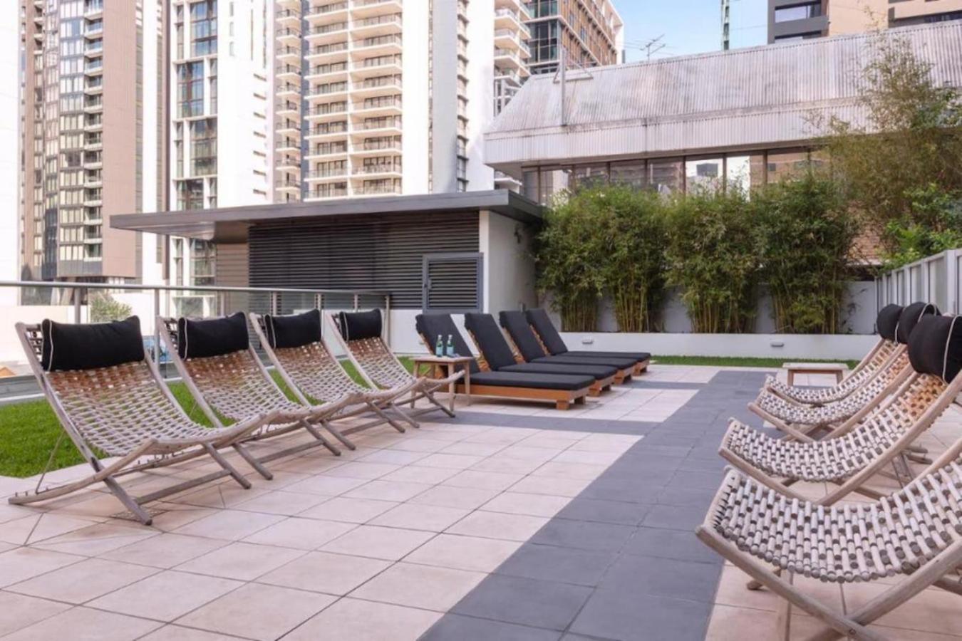 Apartment Great Value Cbd 2 Beds Free Carpark Pool And Gym