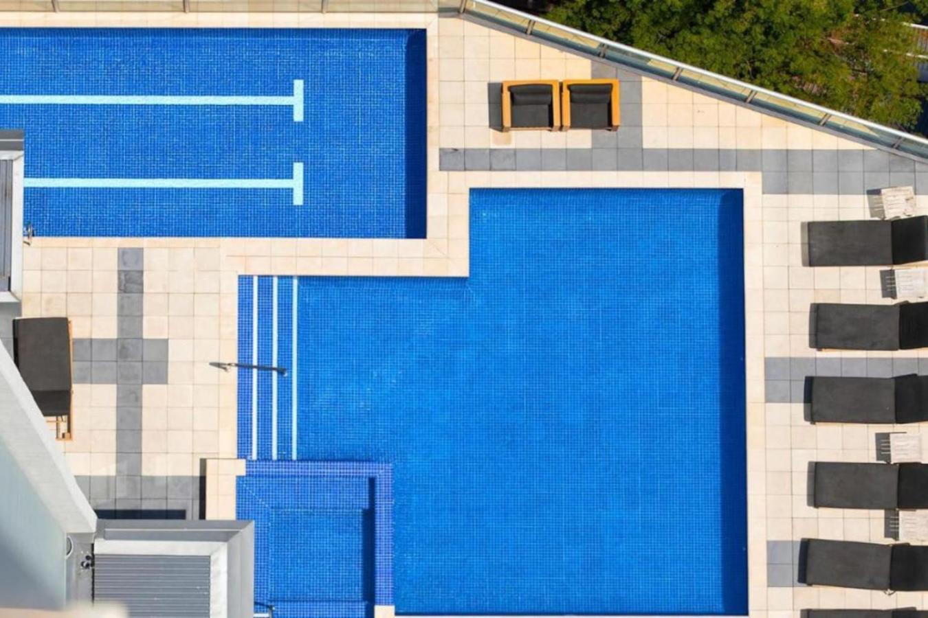 Great Value Cbd 2 Beds Free Carpark Pool And Gym *