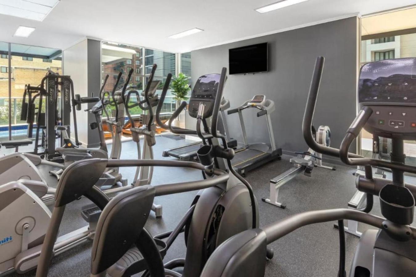 Apartment Great Value Cbd 2 Beds Free Carpark Pool And Gym *