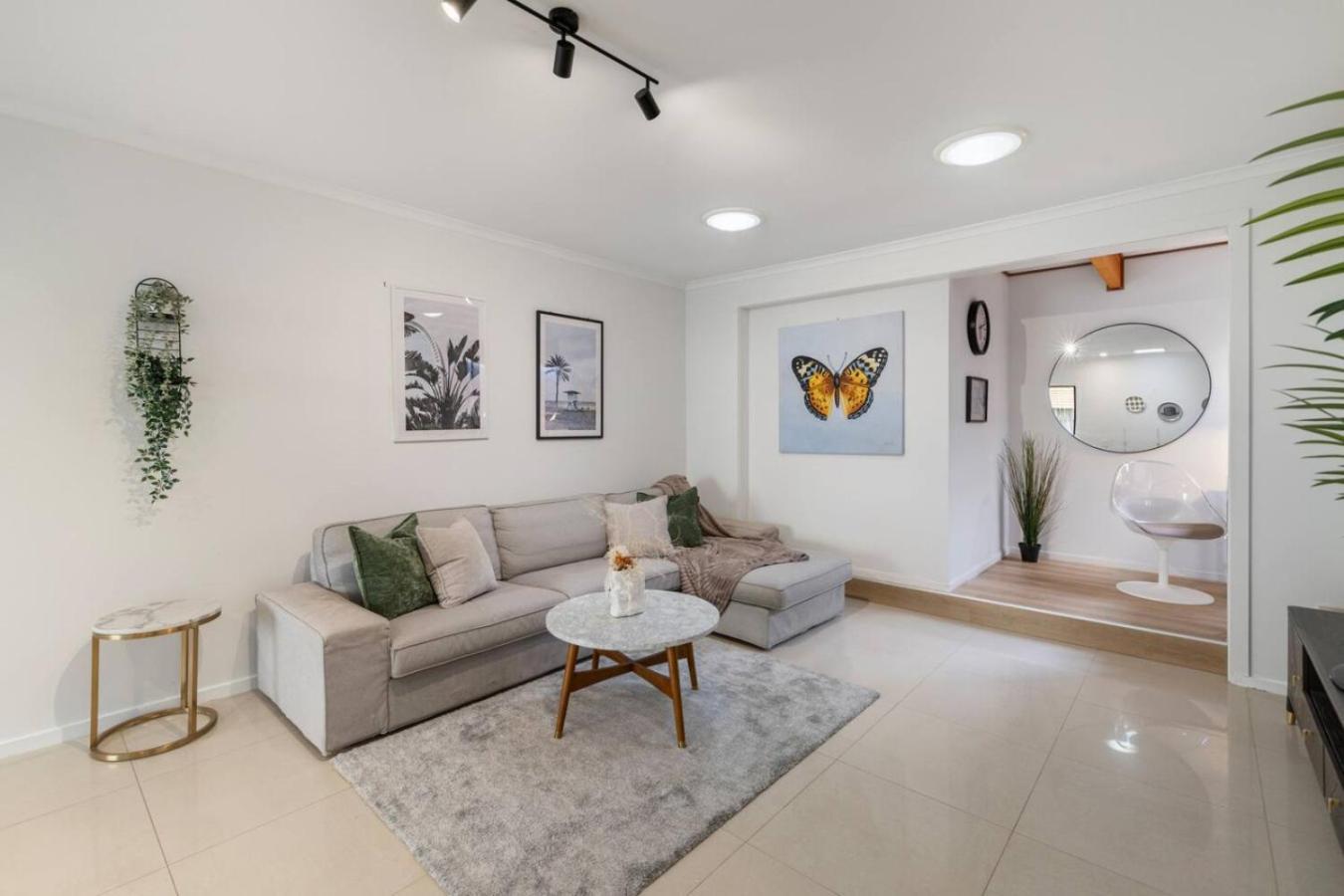 Holiday home Cozy Comfort 4br Near Malls And Transport