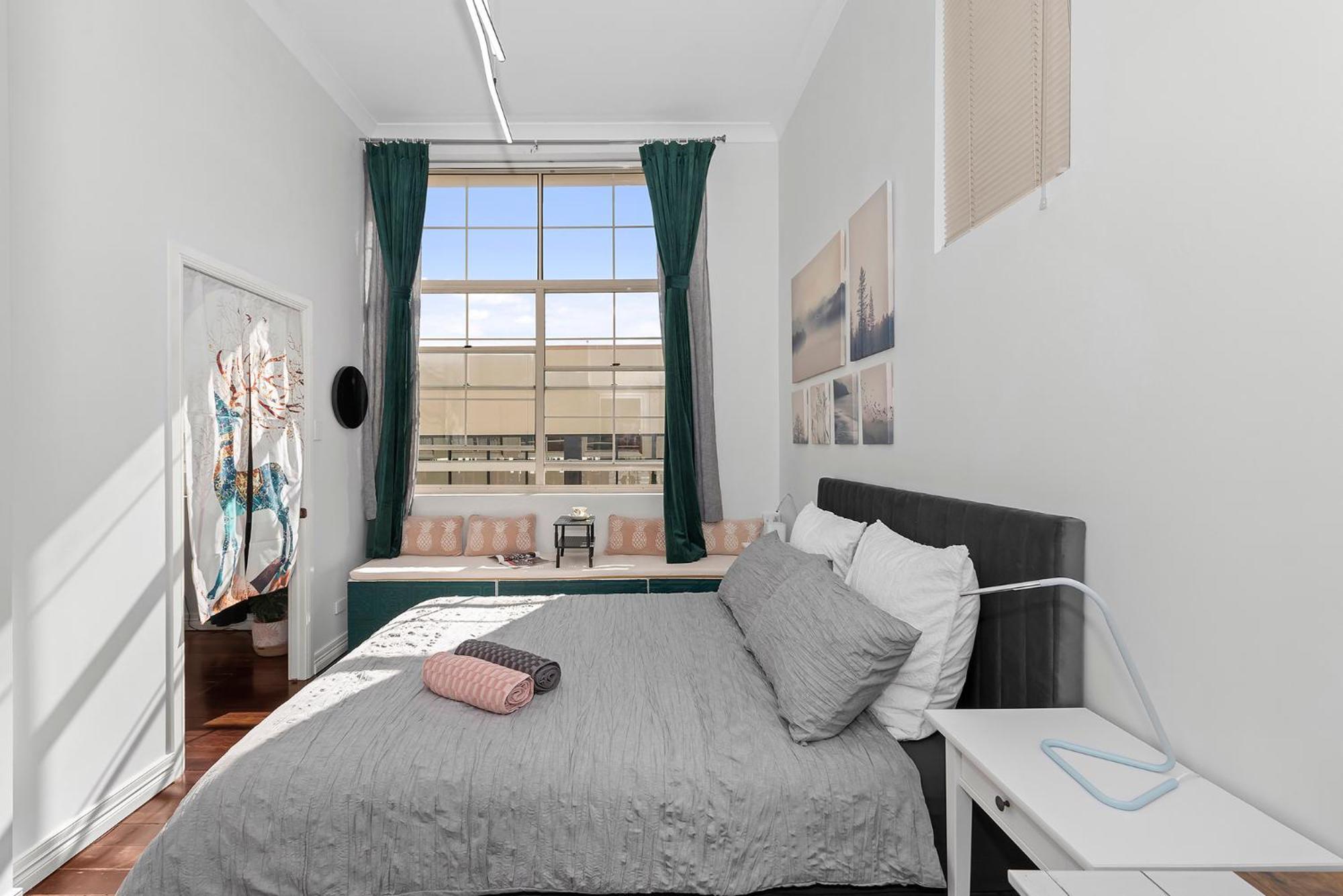 Apartment High Ceiling 1 Bedroom In The *