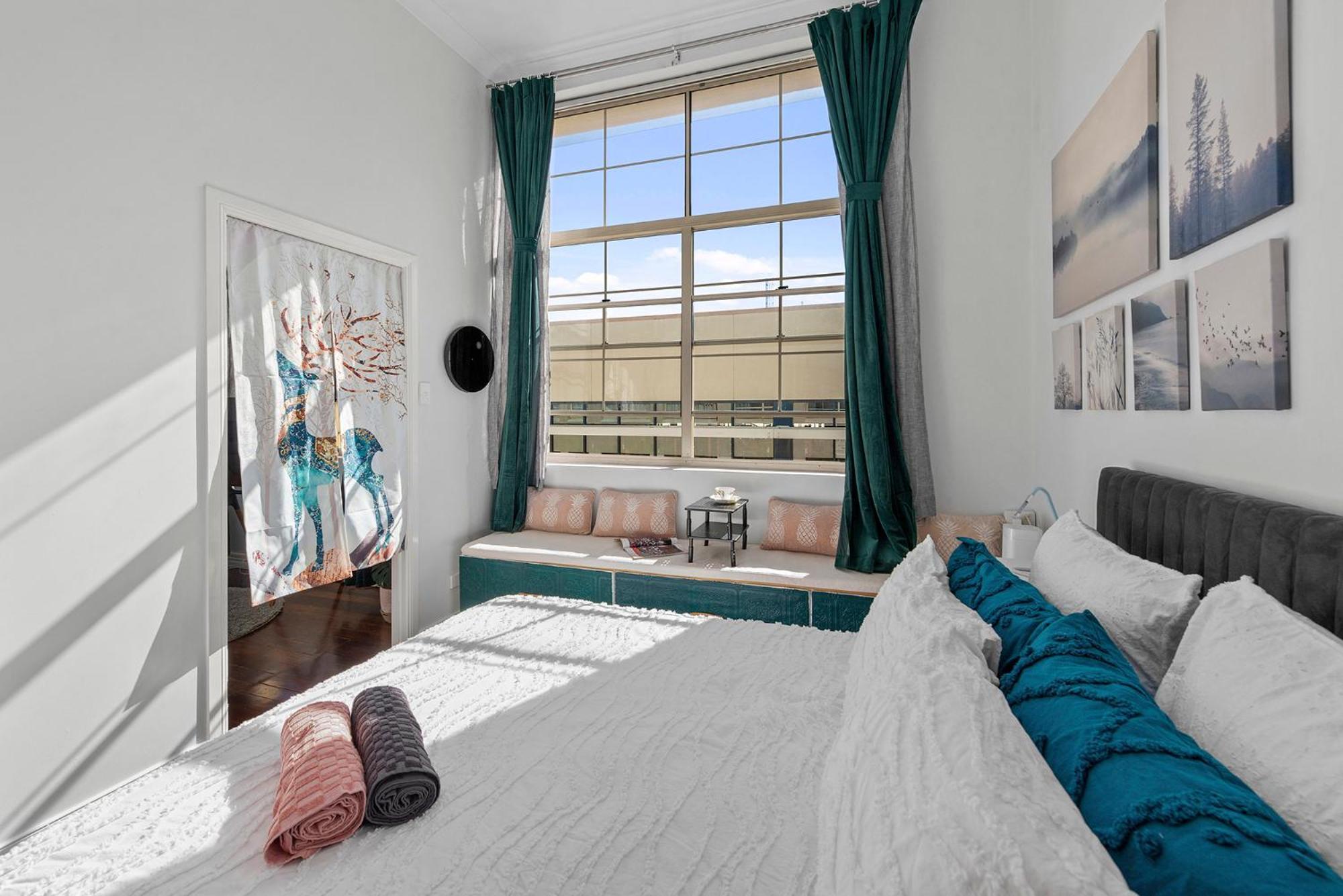 High Ceiling 1 Bedroom In The *