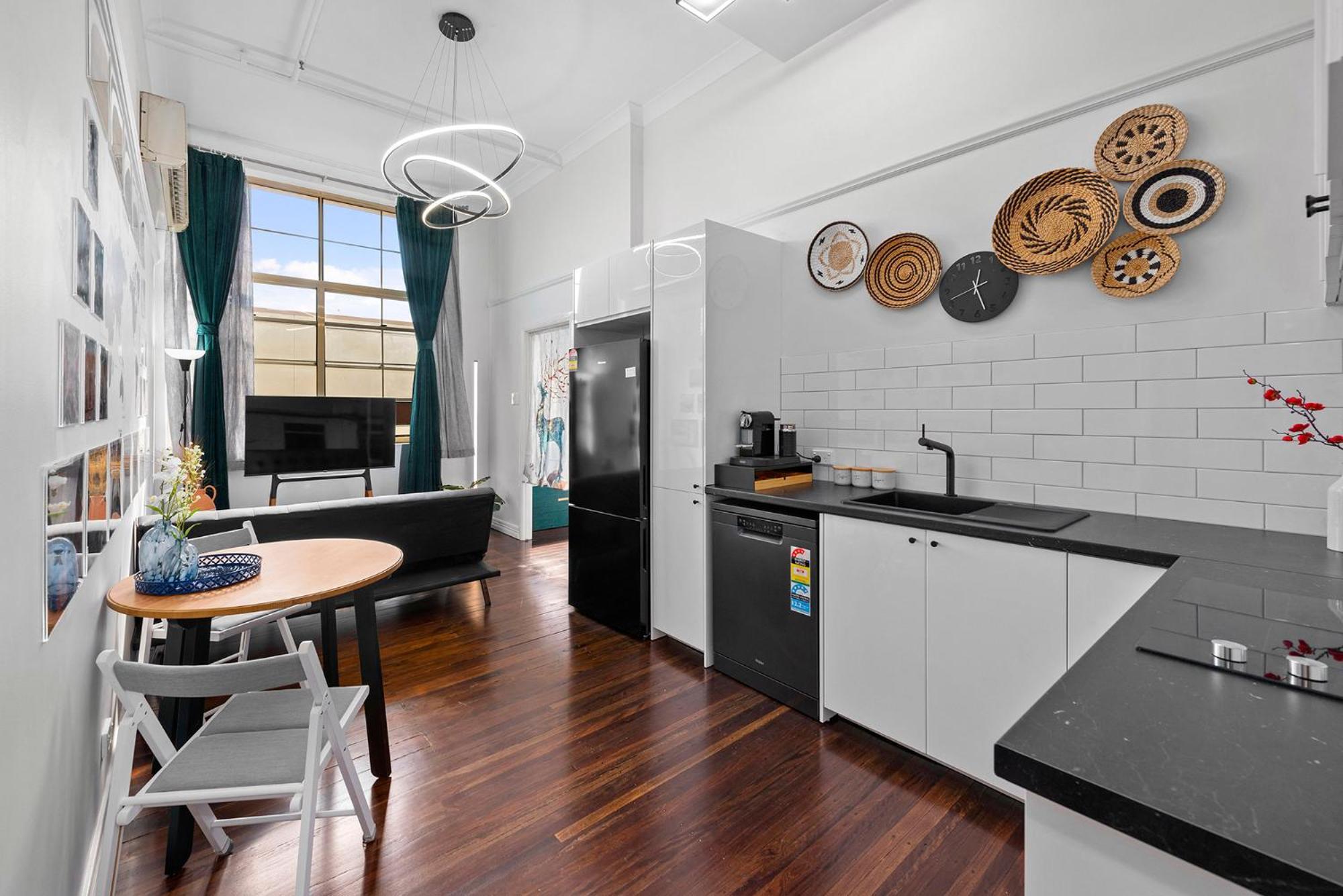 Apartment High Ceiling 1 Bedroom In The Brisbane