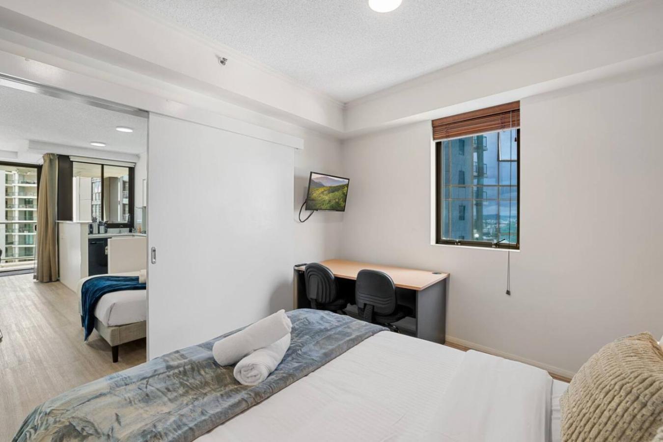 Apartment Value 2beds At Cbd With Pool Gym Carpark Brisbane