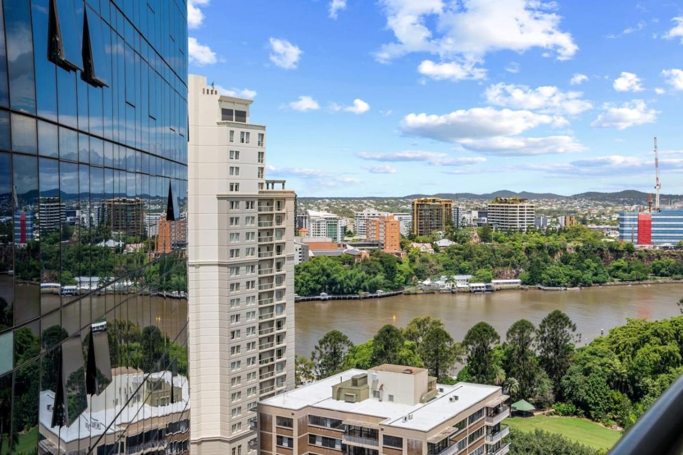 Apartment Value 2beds At Cbd With Pool Gym Carpark