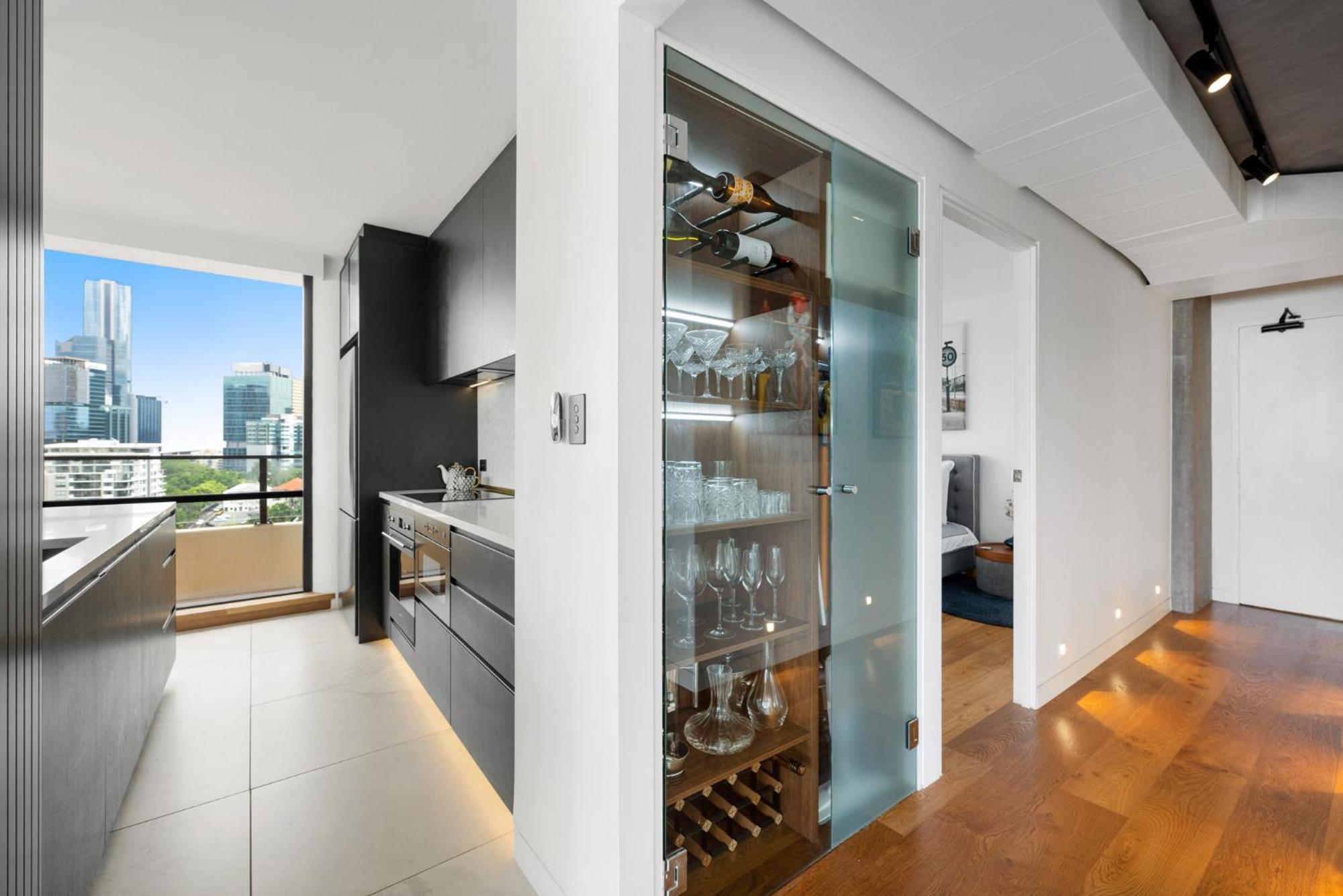 Sub Penthouse Luxury Apartment With Panoramic City Views Apartment Brisbane