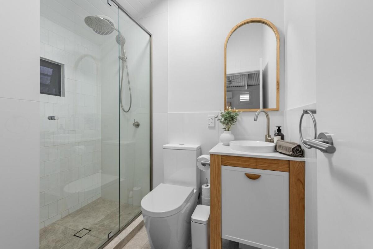 Apartment The Courtyard Store 2bed-2bath - New Farm