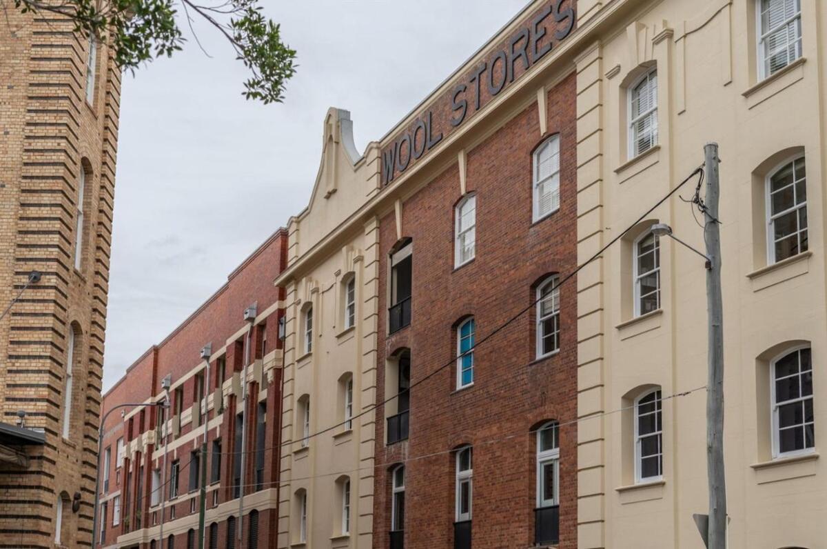 The Courtyard Store 2bed-2bath - New Farm Apartment
