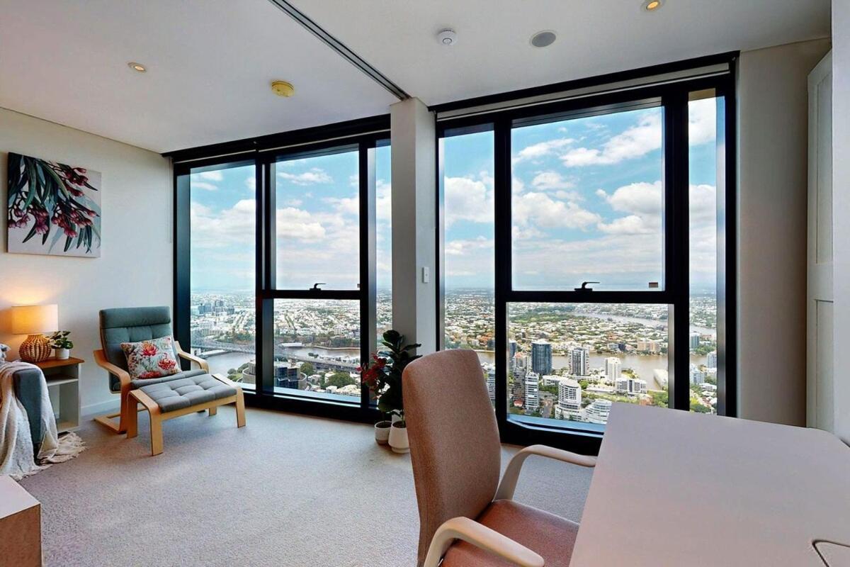 Oasis Retreat On Level 71 In Skytower Apartment