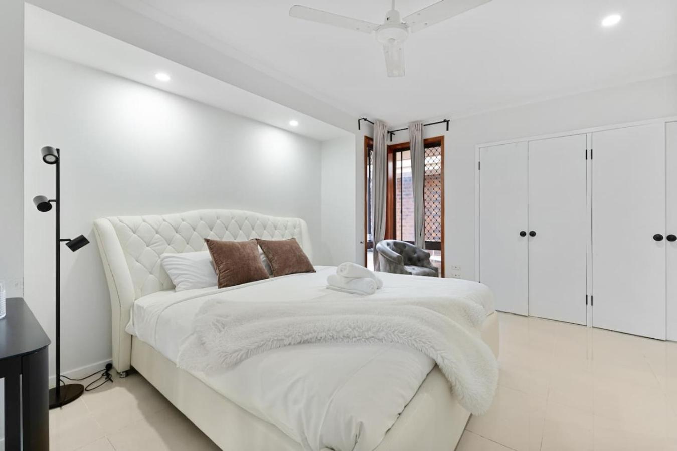 Budget 1bed Near Malls And Transit Brisbane