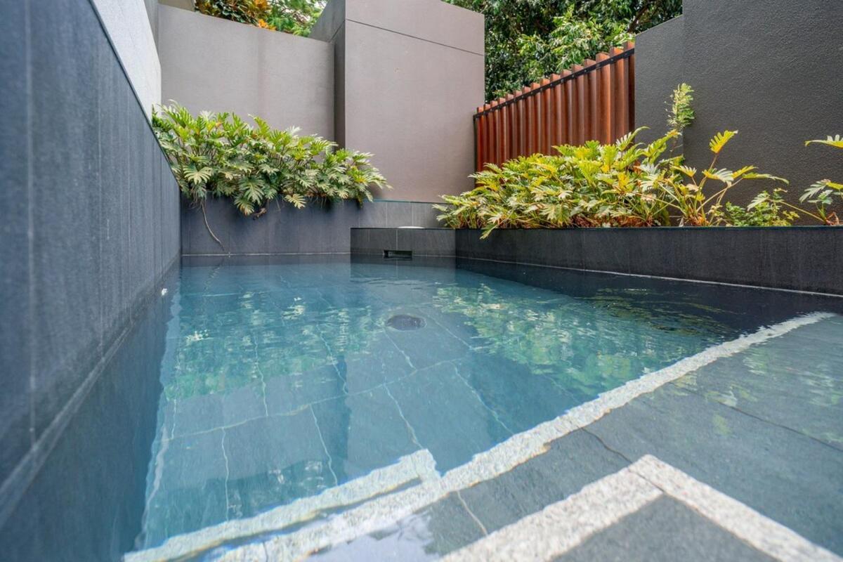 Luxury 3br In Beautiful New Farm Apartment *