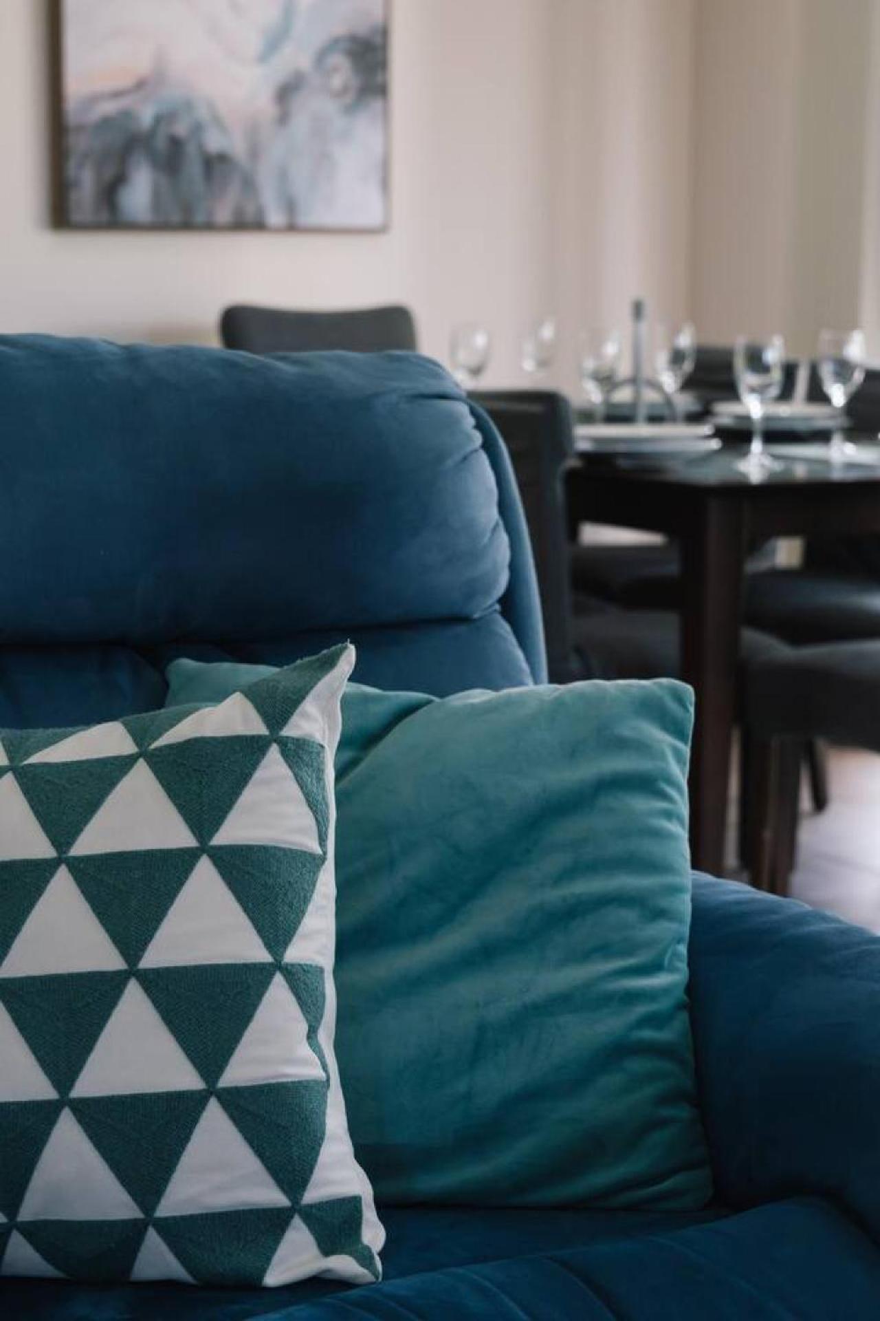 Holiday home Charming 4bedroom Near Train Station And Beaches Brisbane