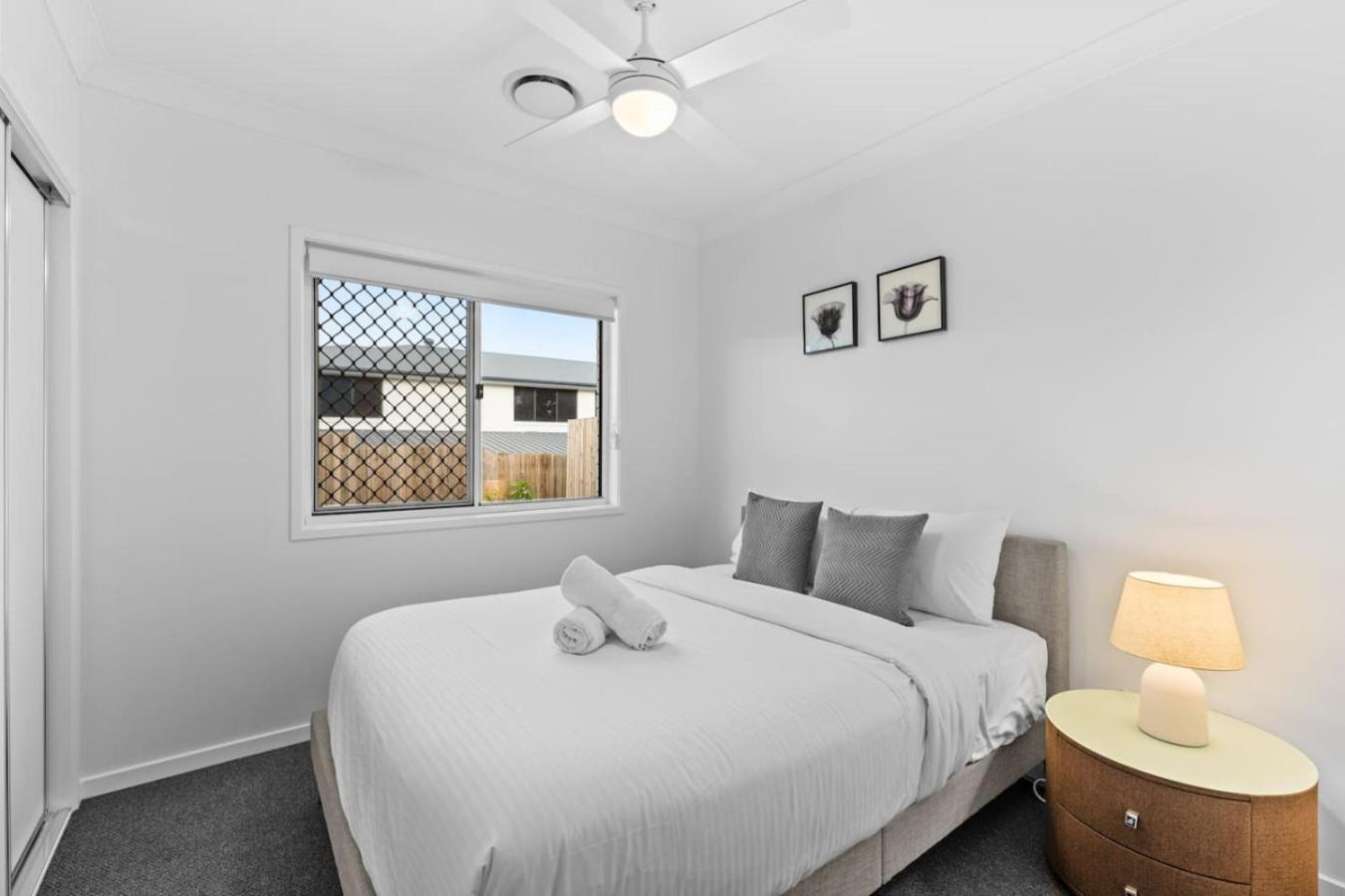 Holiday home 1mins To Mall Brandnew 4beds Cozy With Ducted Ac *