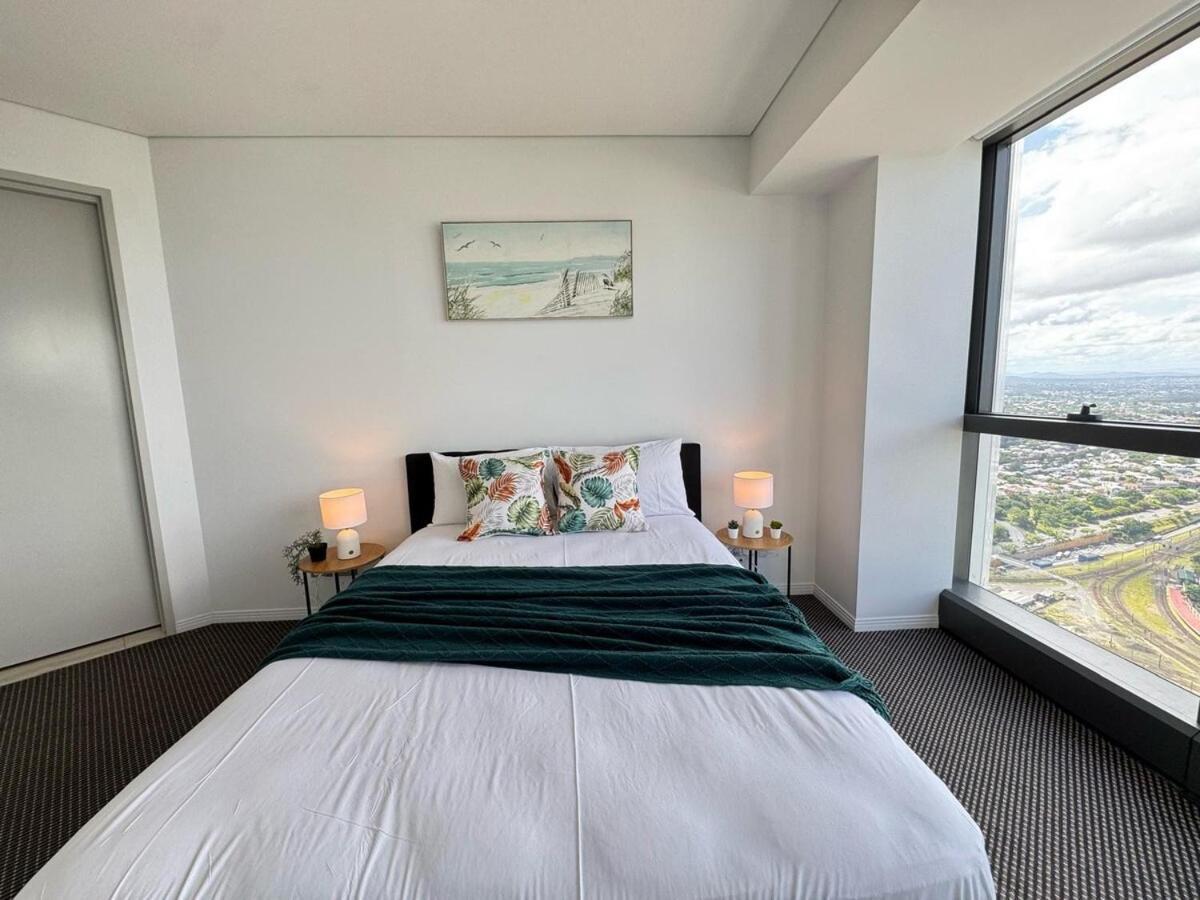 Luxury Meriton Retreat Apartment *