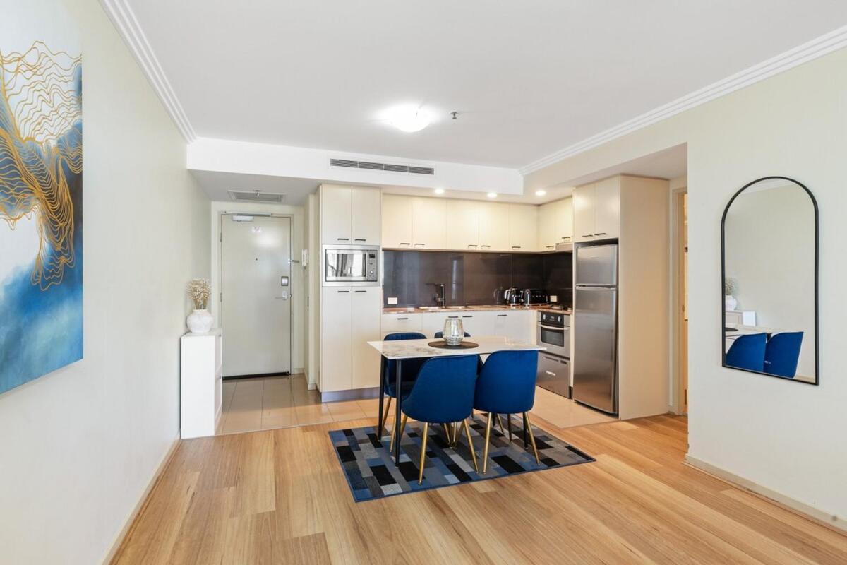 Apartment Lux 2bed Apt, Parking, Pool *