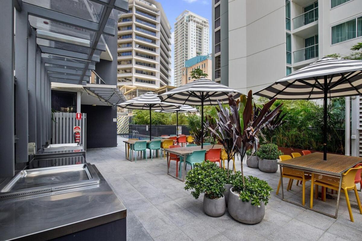 Lux 2bed Apt, Parking, Pool *
