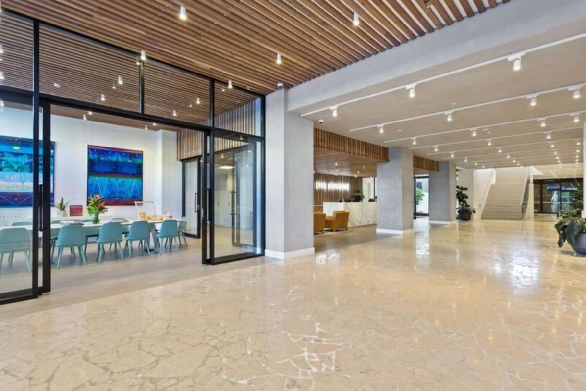 Apartment Trendy 1 Bedroom With Views Pool And Gym Brisbane