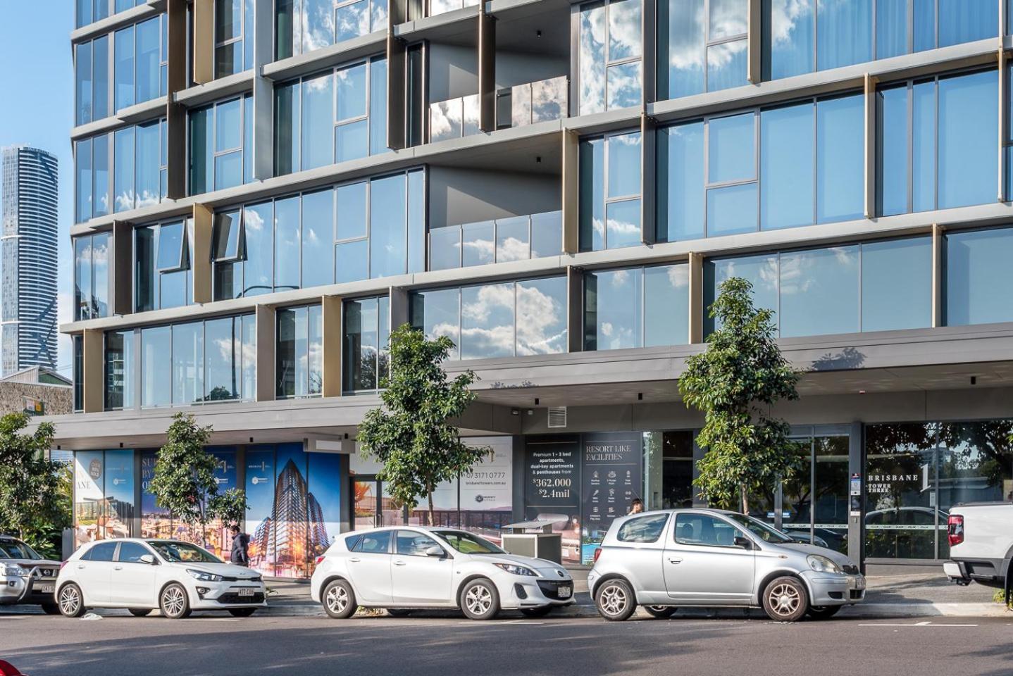 1-bedroom With Pool, Sauna, And Parking In South