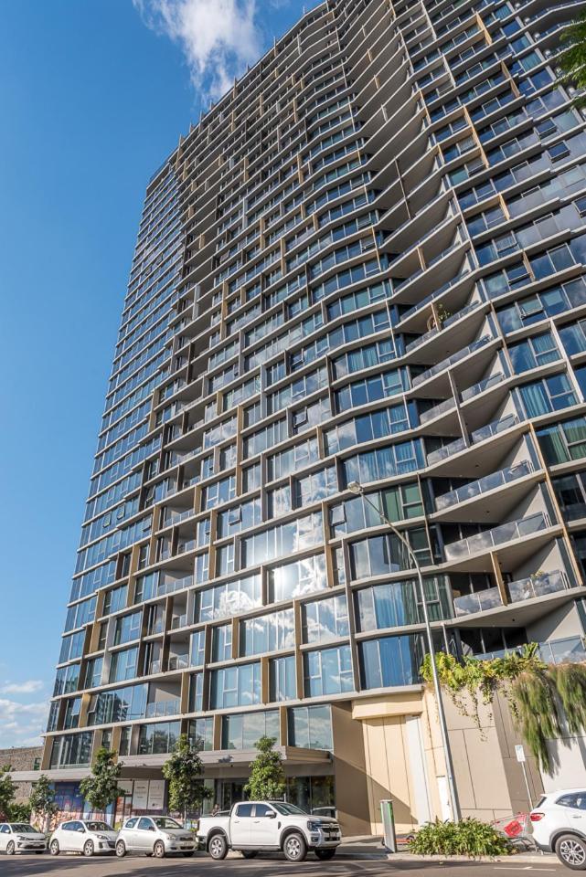 Apartment 1-bedroom With Pool, Sauna, And Parking In South