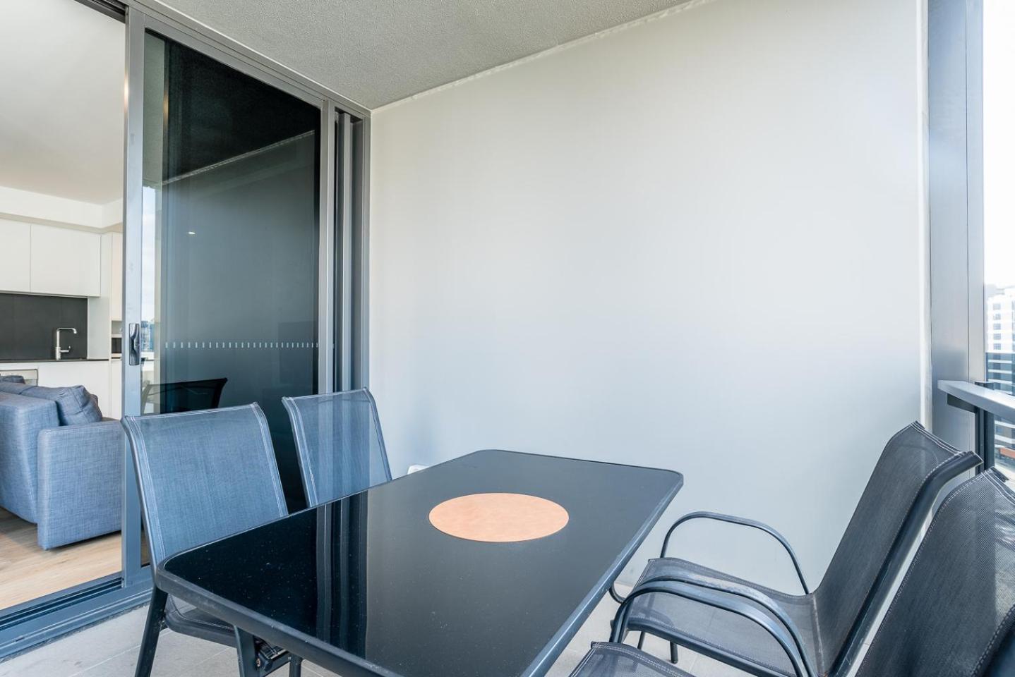 Apartment 1-bedroom With Pool, Sauna, And Parking In South *