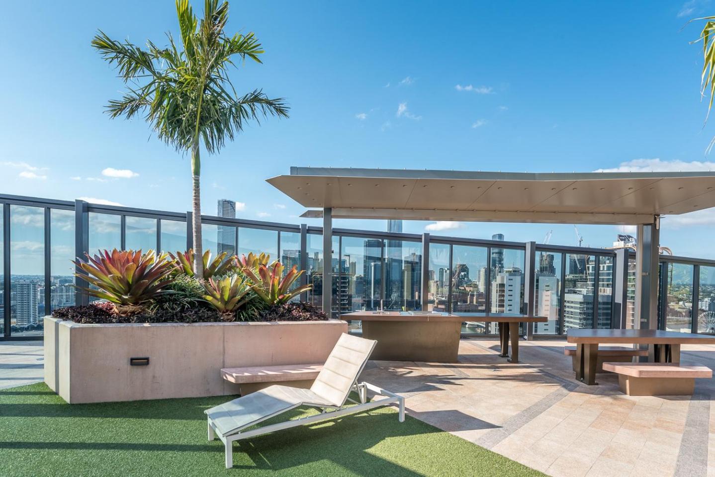 1-bedroom With Pool, Sauna, And Parking In South Brisbane