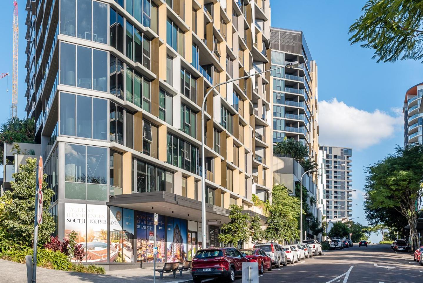 1-bedroom With Pool, Sauna, And Parking In South Brisbane