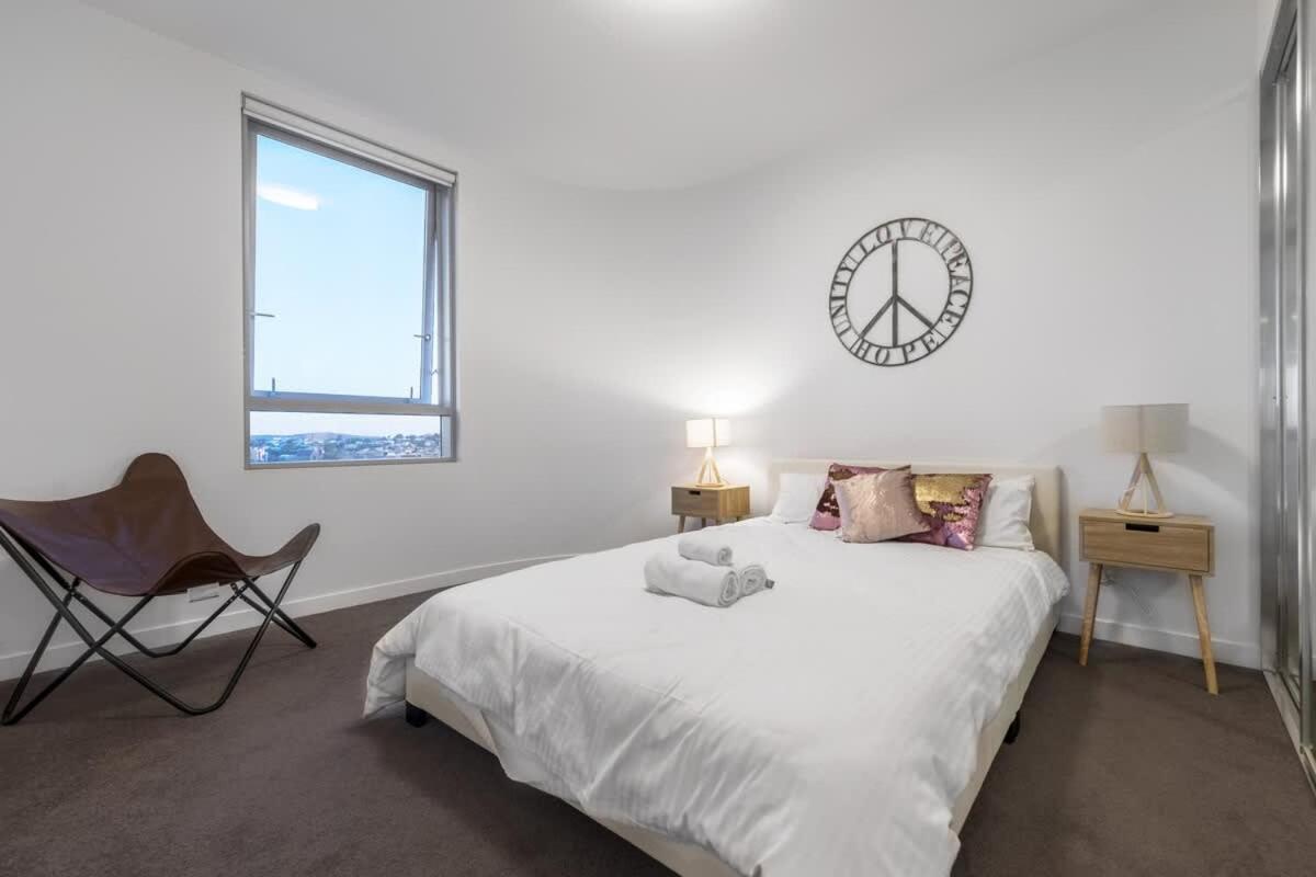 Apartment High Lvl Private And Quiet River View 2bd