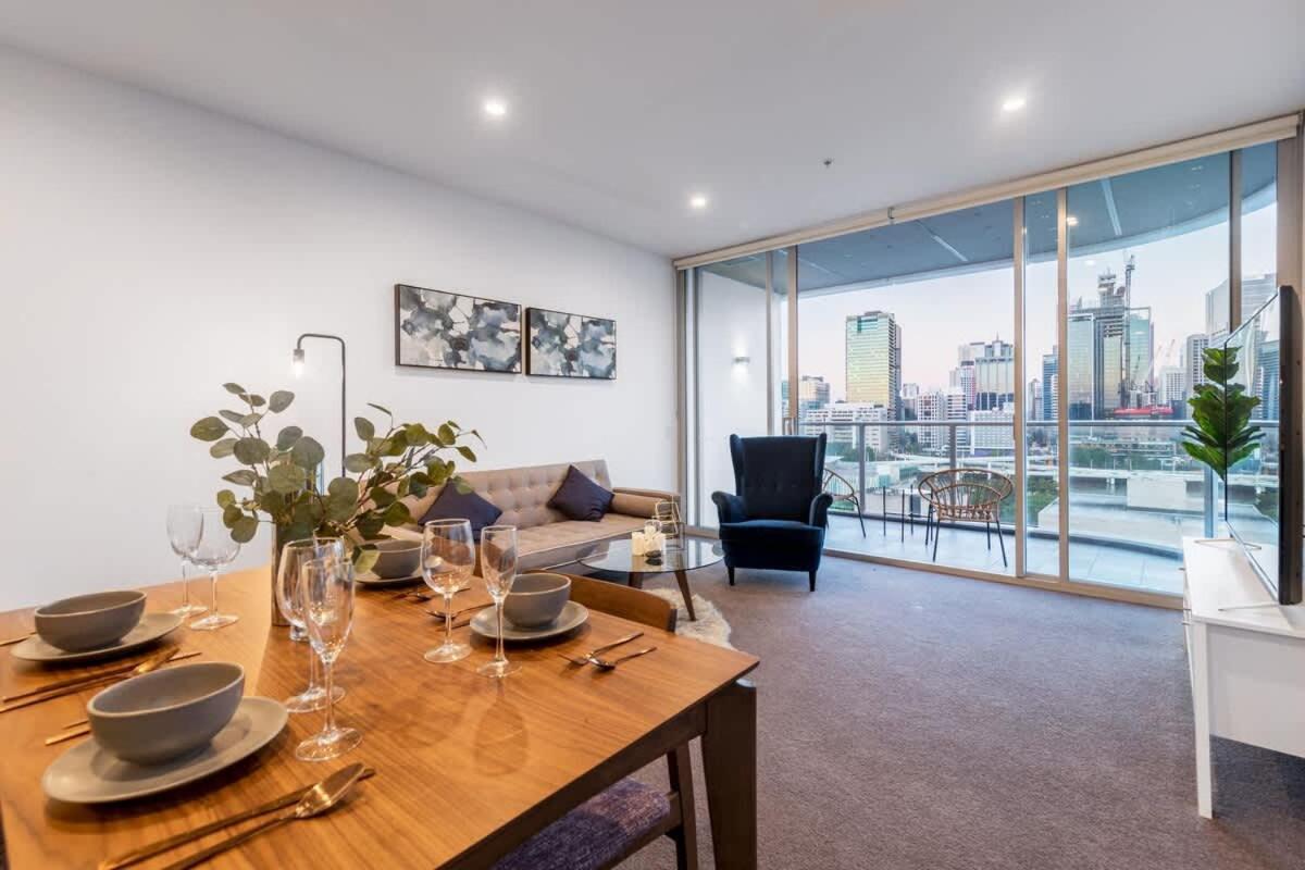 High Lvl Private And Quiet River View 2bd * Brisbane