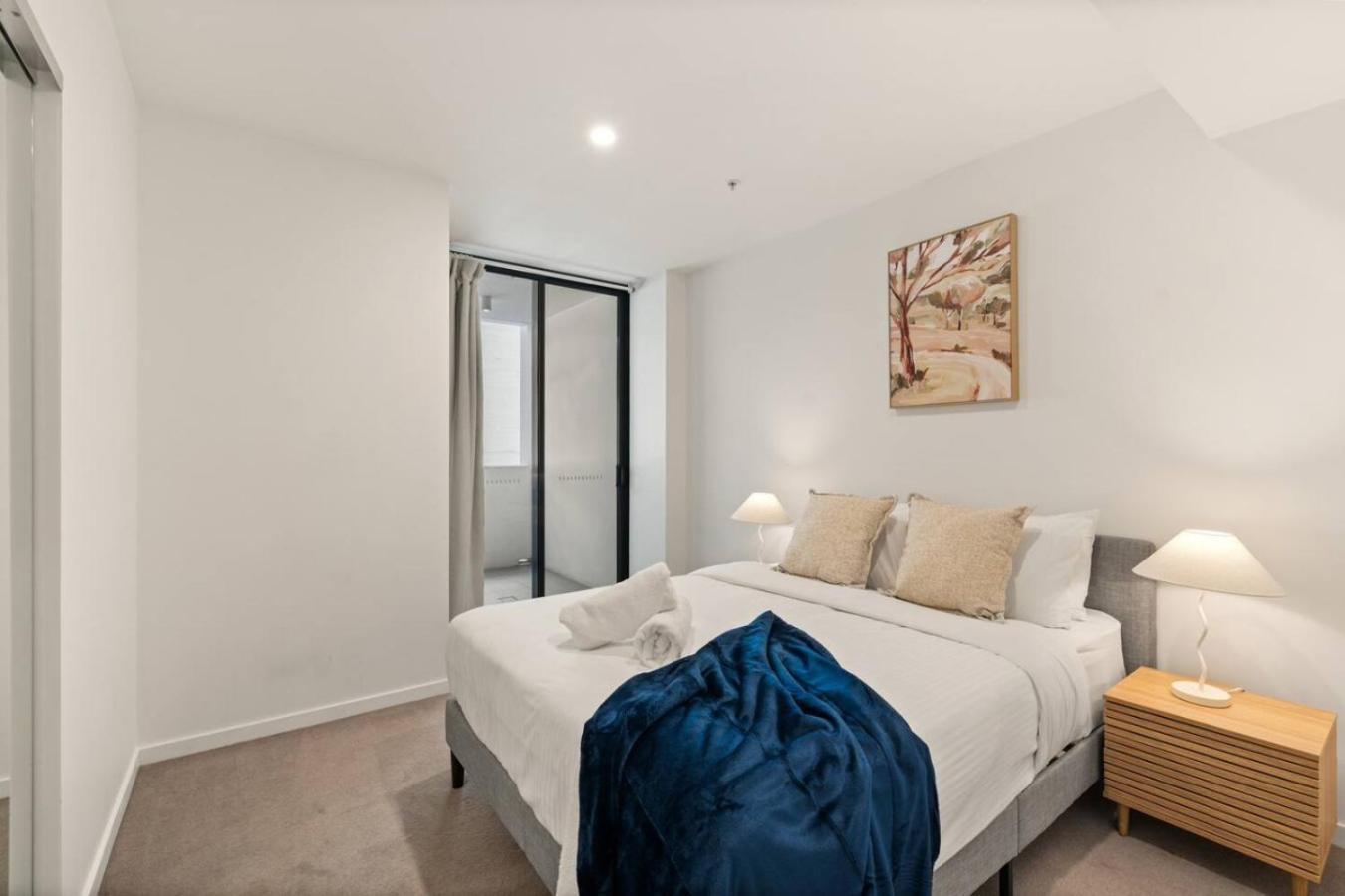 Apartment Unbeatable River And Cbd Views Pool 2car And Prime Spot