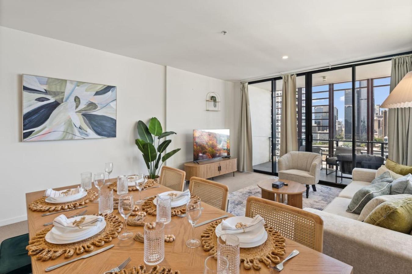 Apartment Unbeatable River And Cbd Views Pool 2car And Prime Spot *