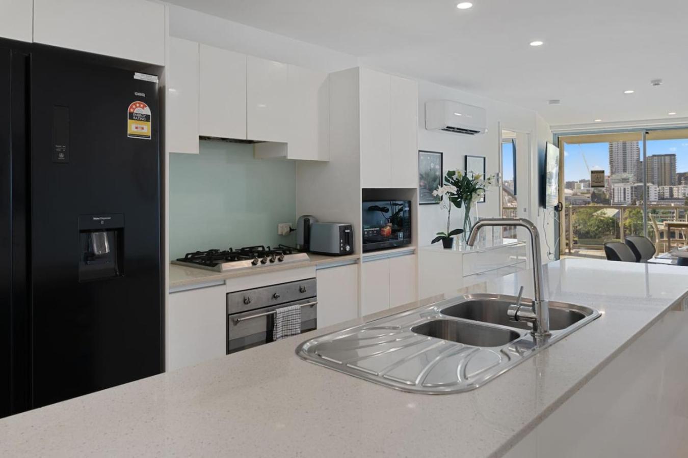 Cbd Modern 3bed Panoramic River View, 2cars And Pool