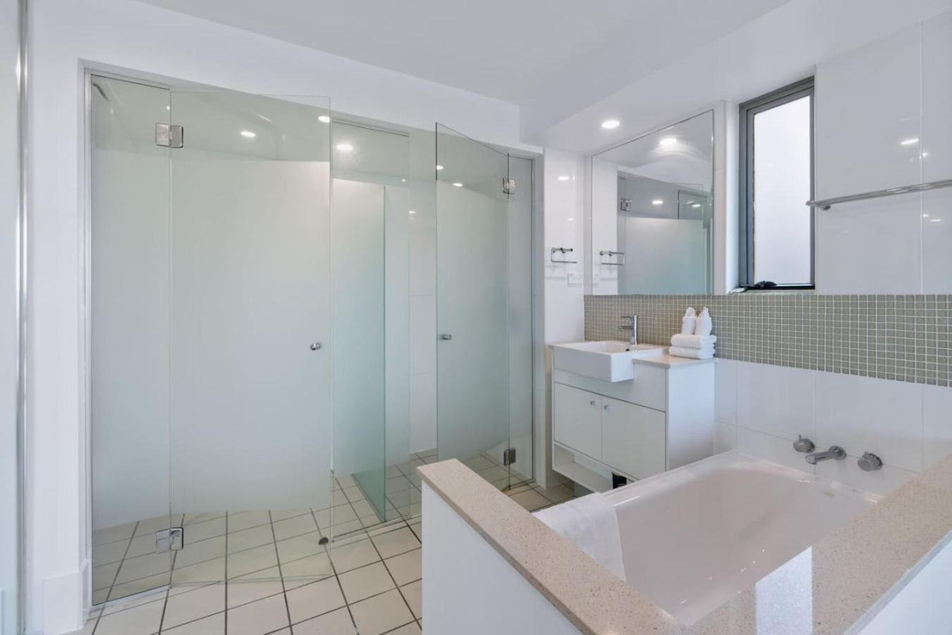 Cbd Modern 3bed Panoramic River View, 2cars And Pool