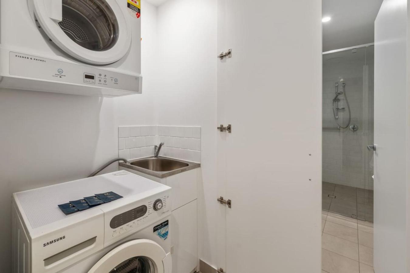Rooftop Pool And View Stylish 2bed With Ducted Ac Apartment