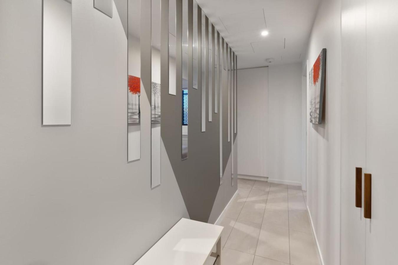 Apartment Rooftop Pool And View Stylish 2bed With Ducted Ac *