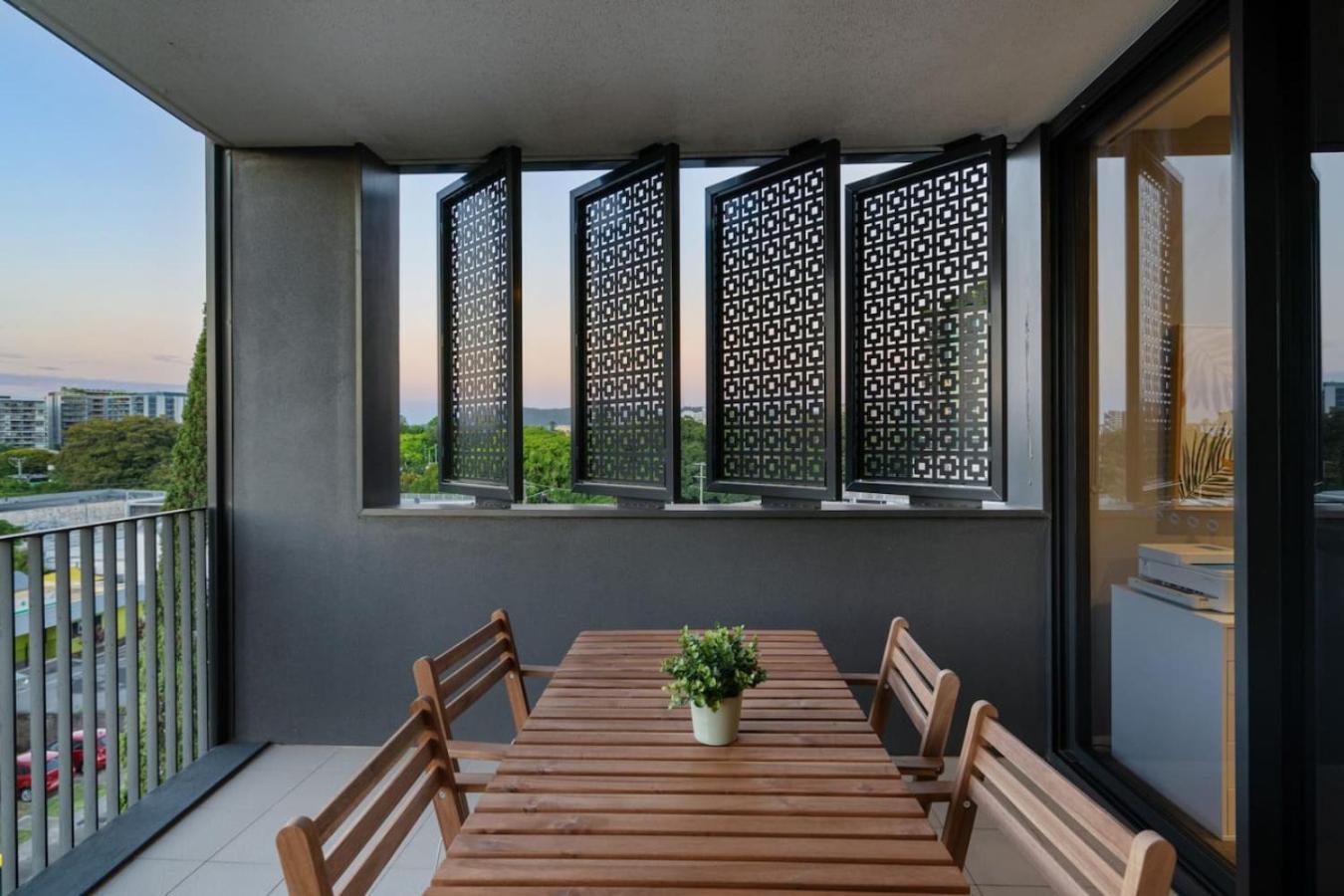 Apartment Rooftop Pool And View Stylish 2bed With Ducted Ac Brisbane