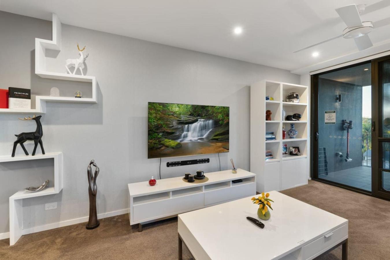 Rooftop Pool And View Stylish 2bed With Ducted Ac Apartment *