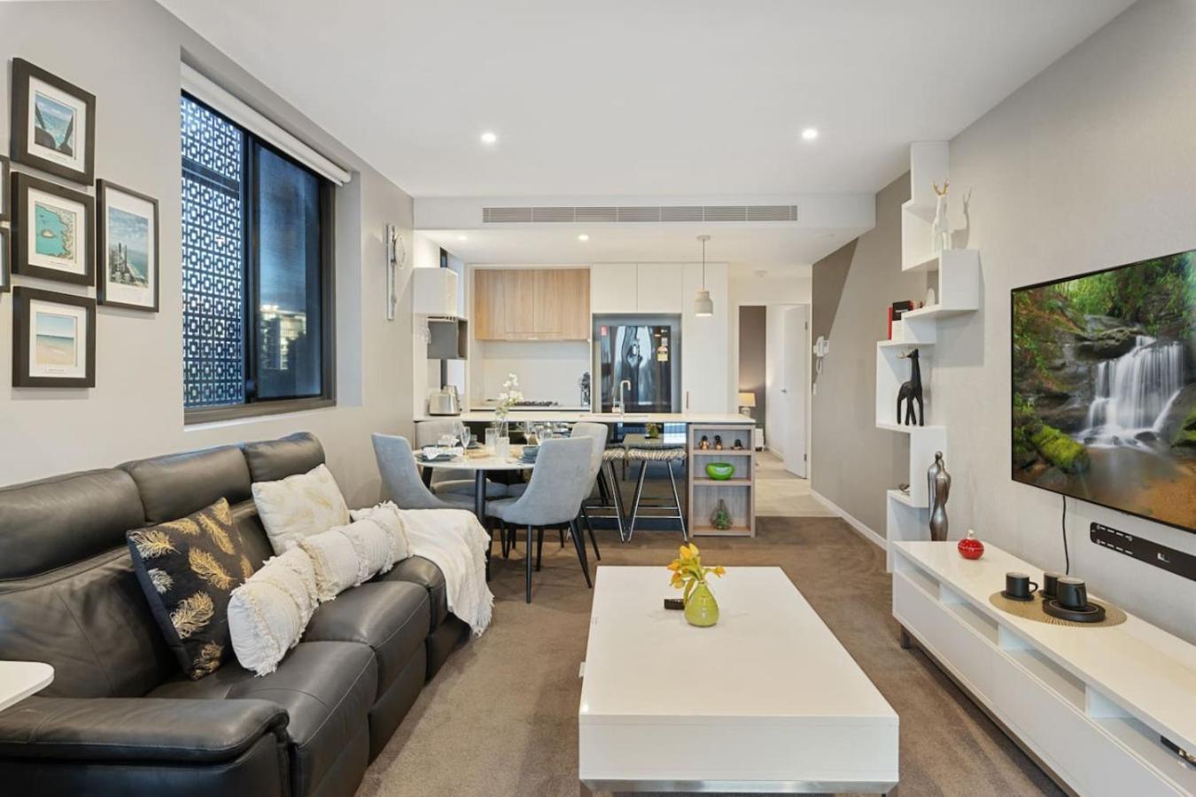 Rooftop Pool And View Stylish 2bed With Ducted Ac Apartment Brisbane
